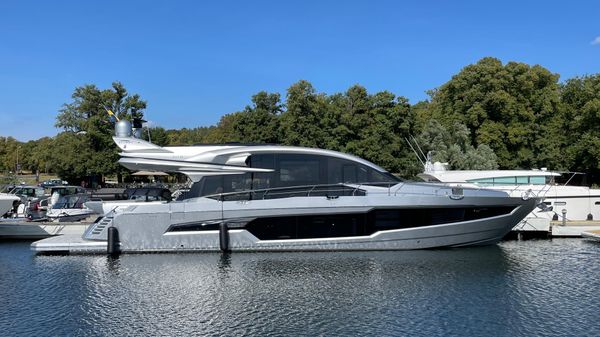 Galeon 700 Sky 