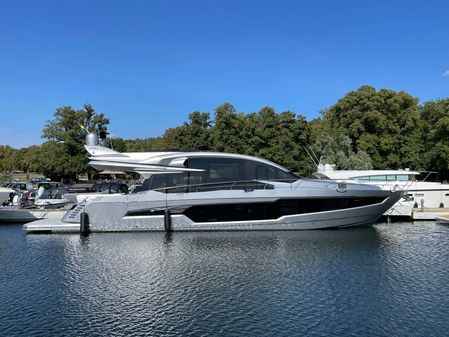 Galeon 700 Sky image