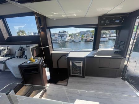 Galeon 700 Sky image