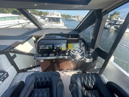 Galeon 700 Sky image