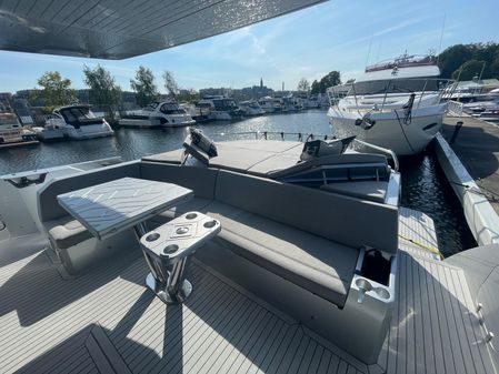 Galeon 700 Sky image