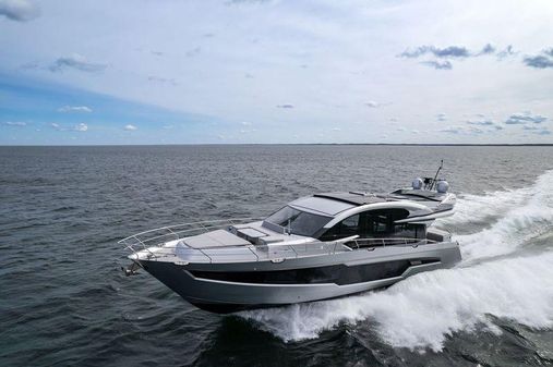 Galeon 700 Sky image