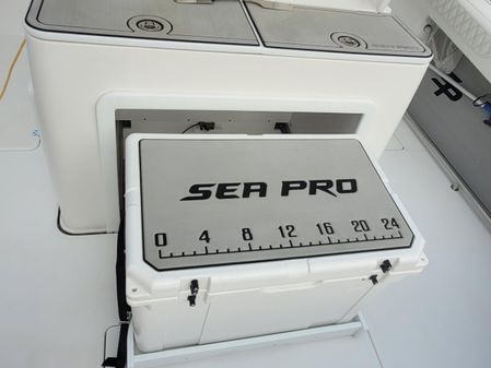 Sea Pro 320 DLX image