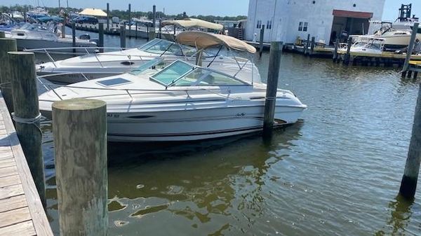 Sea Ray 215 Express Cruiser