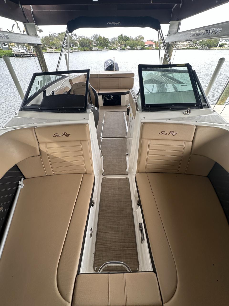 2019 Sea Ray spx 230 ob