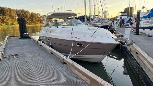 Rinker 300 Express Cruiser image