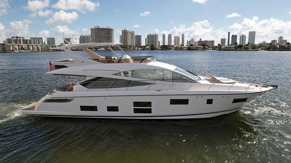 Pearl 65 Flybridge