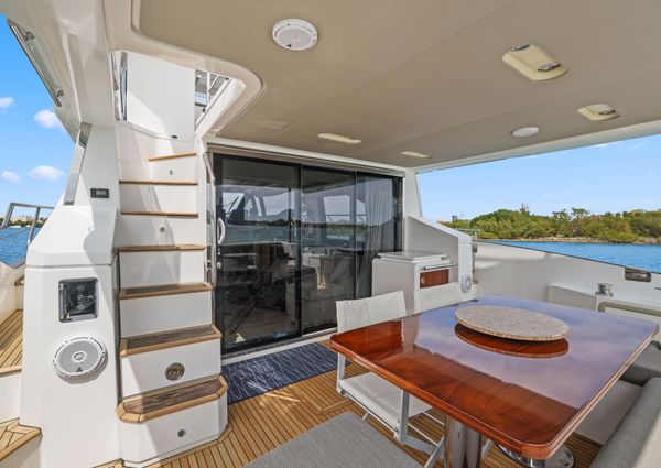 Azimut 66 Flybridge image