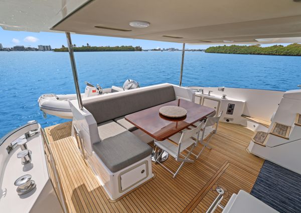 Azimut 66 Flybridge image