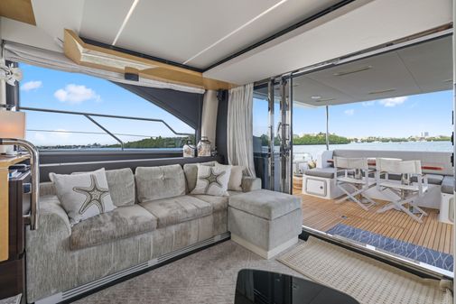 Azimut 66 Flybridge image