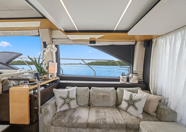 Azimut 66 Flybridge image