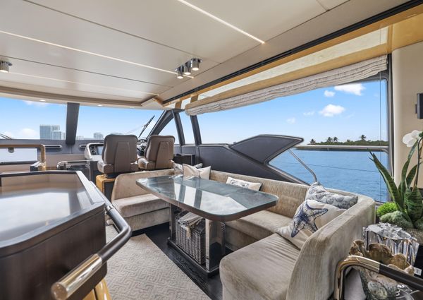 Azimut 66 Flybridge image