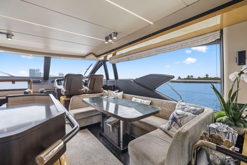 Azimut 66 Flybridge image