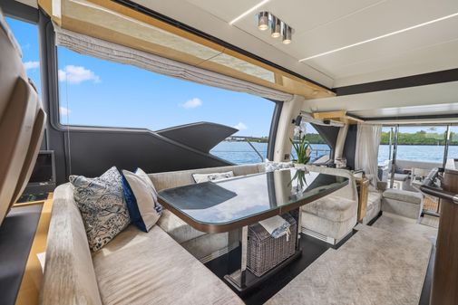 Azimut 66 Flybridge image