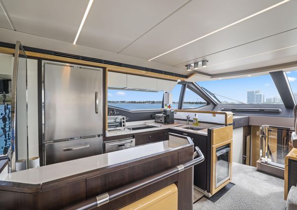 Azimut 66 Flybridge image