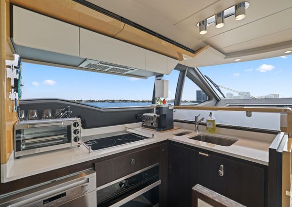 Azimut 66 Flybridge image