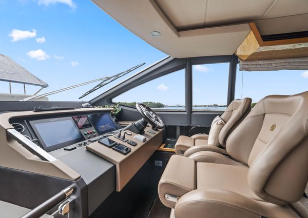 Azimut 66 Flybridge image