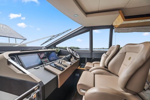 Azimut 66 Flybridge image