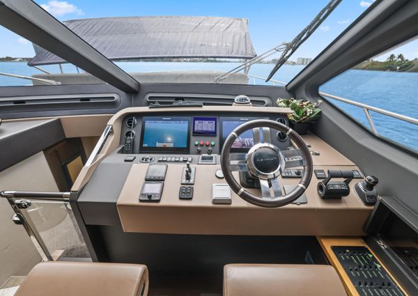 Azimut 66 Flybridge image