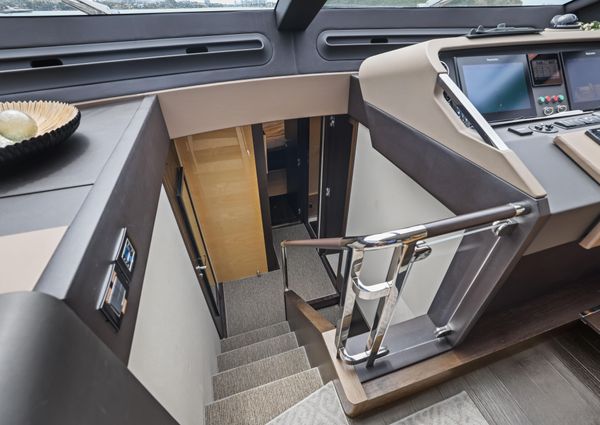 Azimut 66 Flybridge image