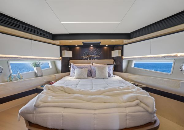 Azimut 66 Flybridge image