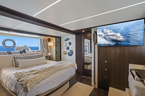 Azimut 66 Flybridge image