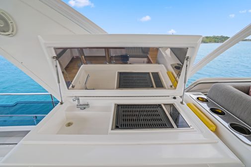 Azimut 66 Flybridge image