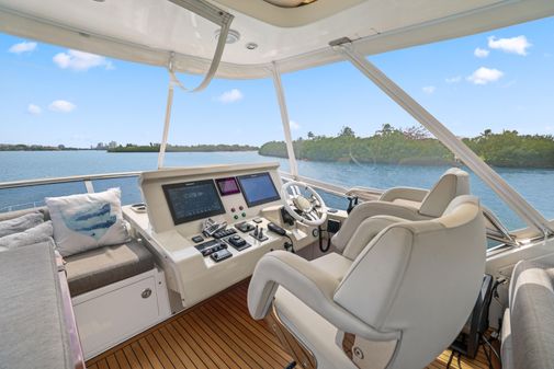 Azimut 66 Flybridge image