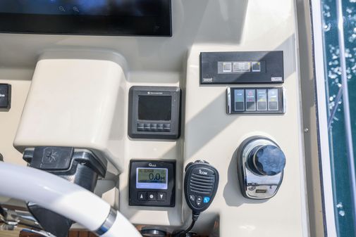 Azimut 66 Flybridge image