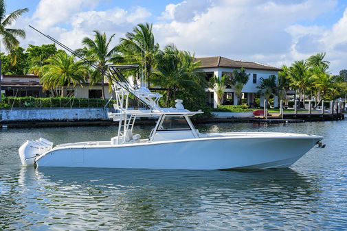 Yellowfin 42 image