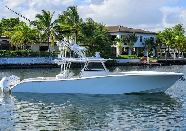 Yellowfin 42 image