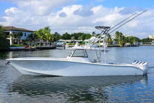 Yellowfin 42 image