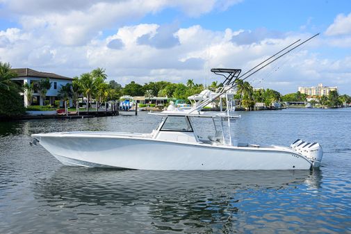 Yellowfin 42 image