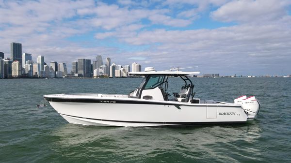 Blackfin 332 CC 