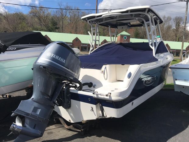 2019 Robalo 247 DC GREENBROOK, New Jersey - D & R Boat World