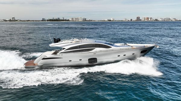 Pershing 82' VHP