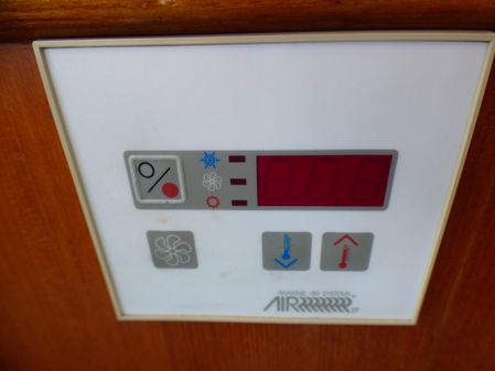 DeFever 40 Offshore Cruiser Flybridge image