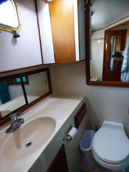 DeFever 40 Offshore Cruiser Flybridge image
