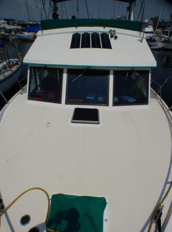 DeFever 40 Offshore Cruiser Flybridge image
