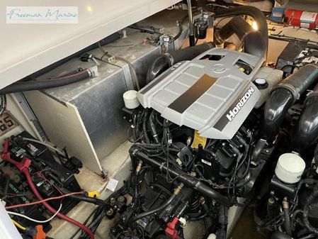 Sea Ray 330 Sundancer image