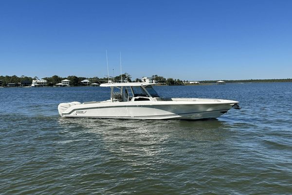 Boston Whaler 380 Outrage - main image