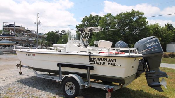 Carolina Skiff 19 DLX 