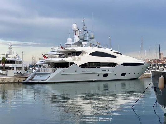 Sunseeker 40 Metre Yacht - main image