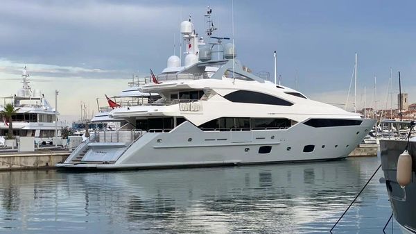 Sunseeker 40 Metre Yacht
