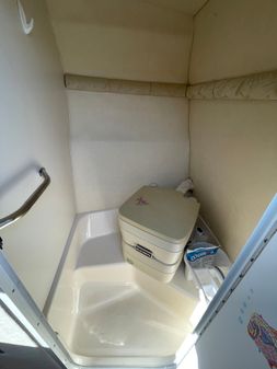 Sea Ray 245 Weekender image