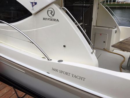 Riviera 3600 Sport Yacht image