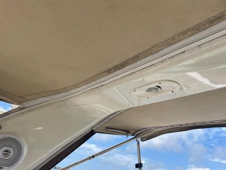 Rinker 320 Fiesta Vee image