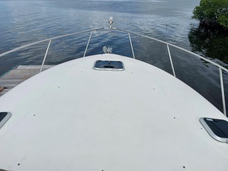 Rinker 320 Fiesta Vee image