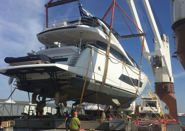 Sunseeker 86 Yacht image