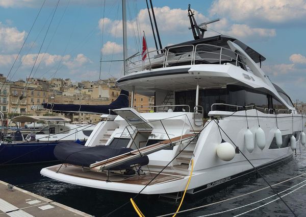 Sunseeker 86 Yacht image